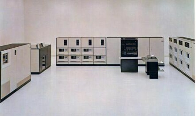 IBM System/370 Model 145 w