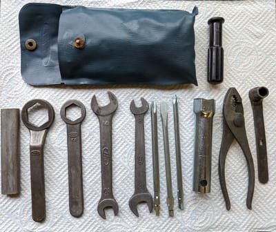 Honda C90 - tool kits