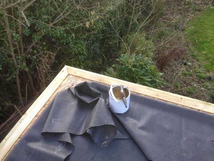 EPDM Rubber Roof - installing the gutters